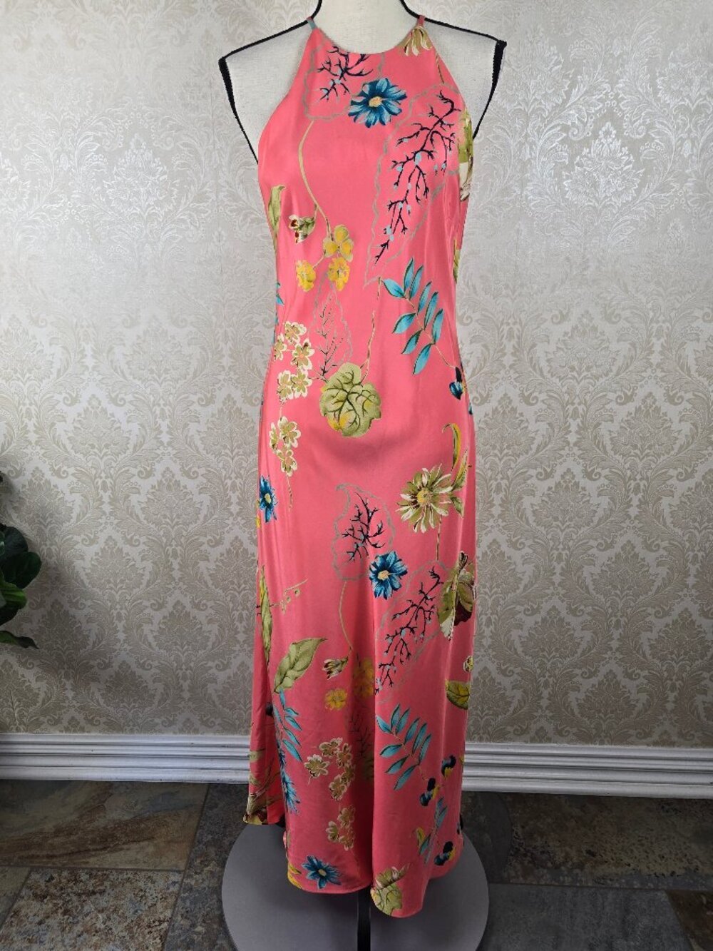 Donna Morgan Size 6 100% Silk Coral Colored Floral Maxi Dress Halter Neck Lined